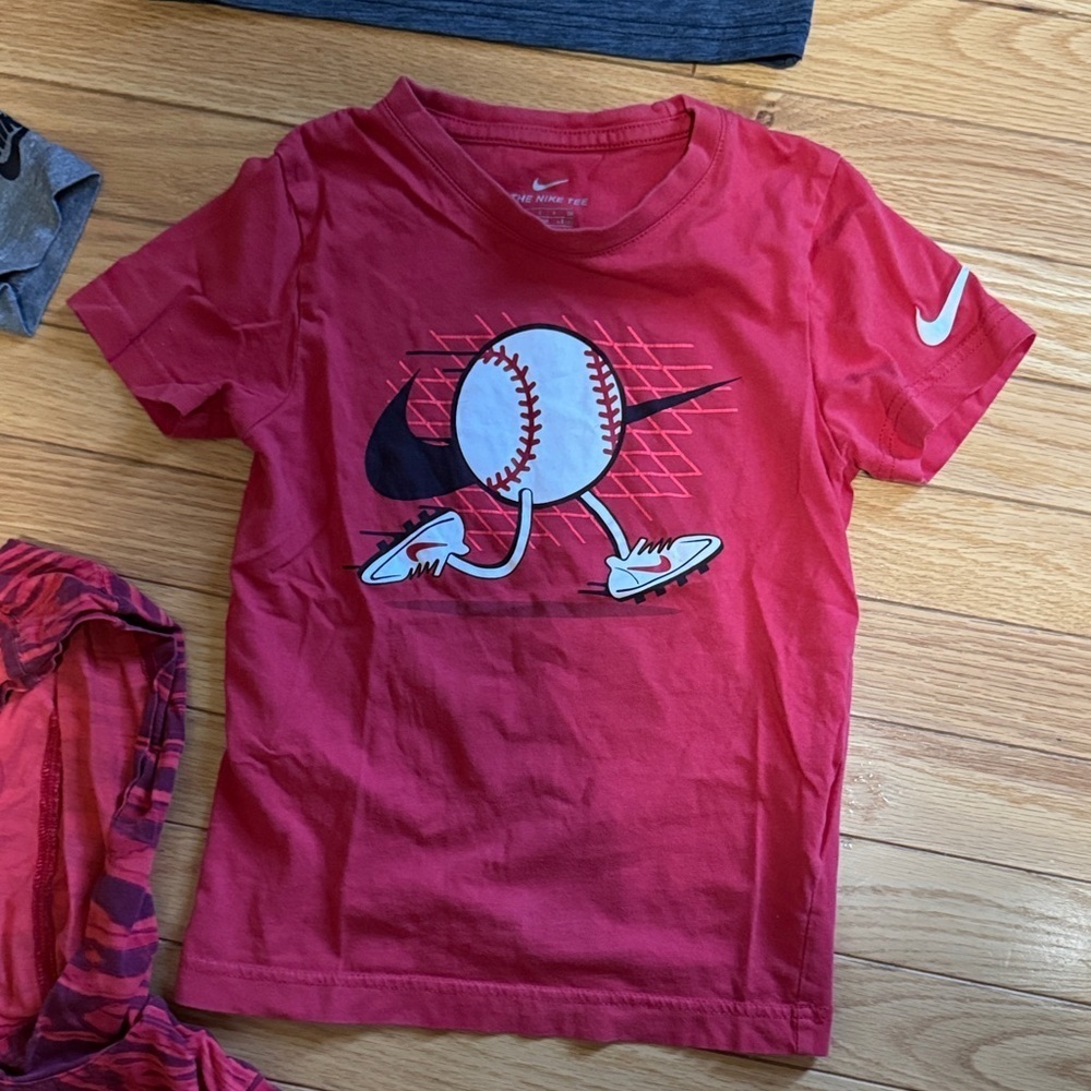 Sports Tops bundle - Picture 3 of 6